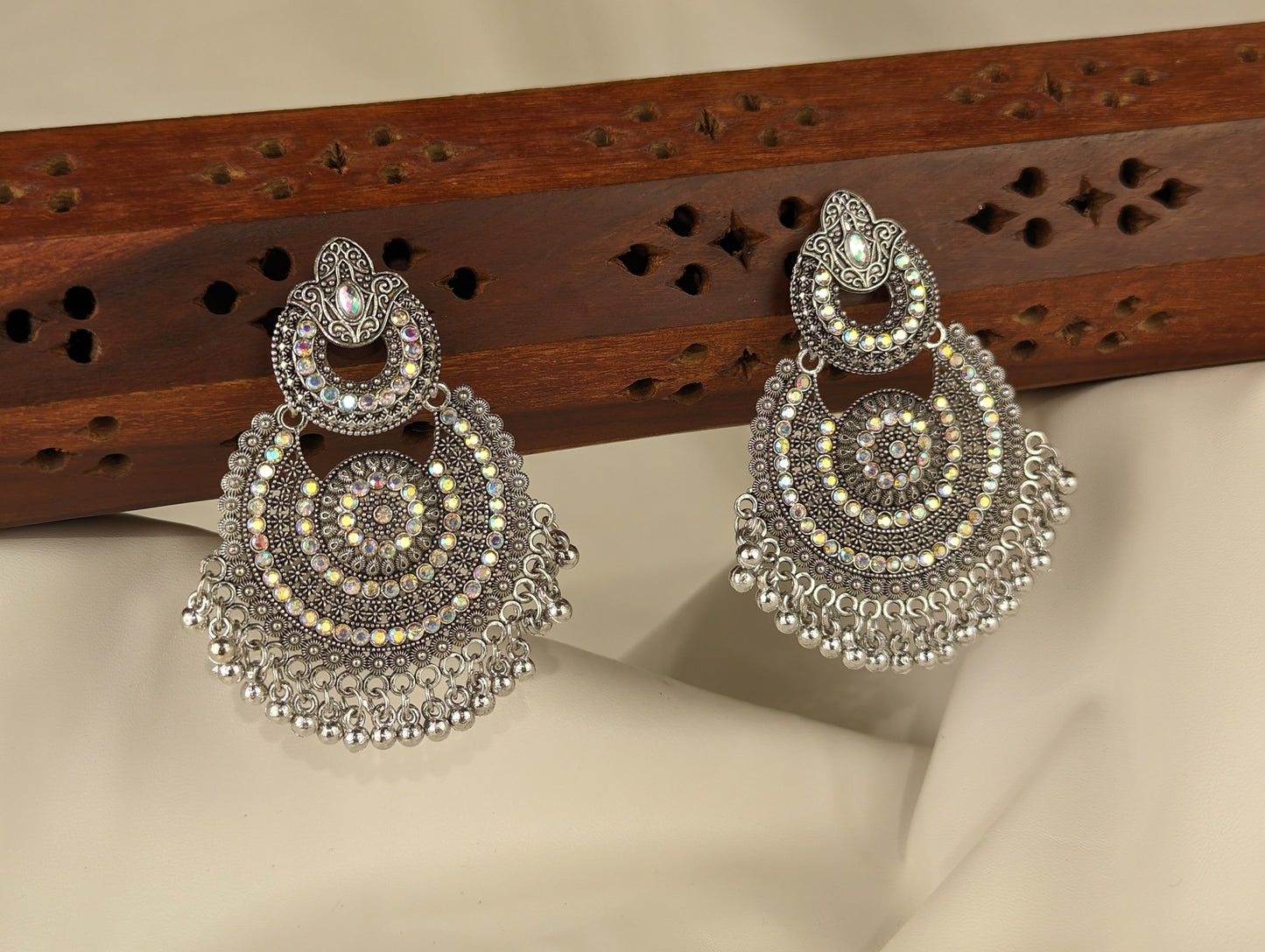 Oxidized Flat Earrings with Stones