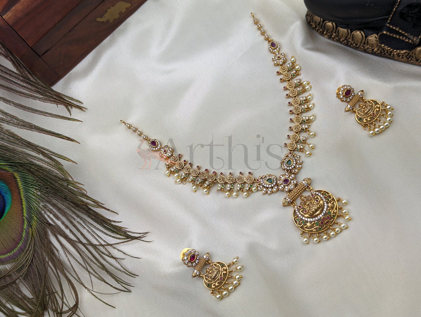 Goddess Lakshmi Motif Chandbali Necklace and Earrings Set