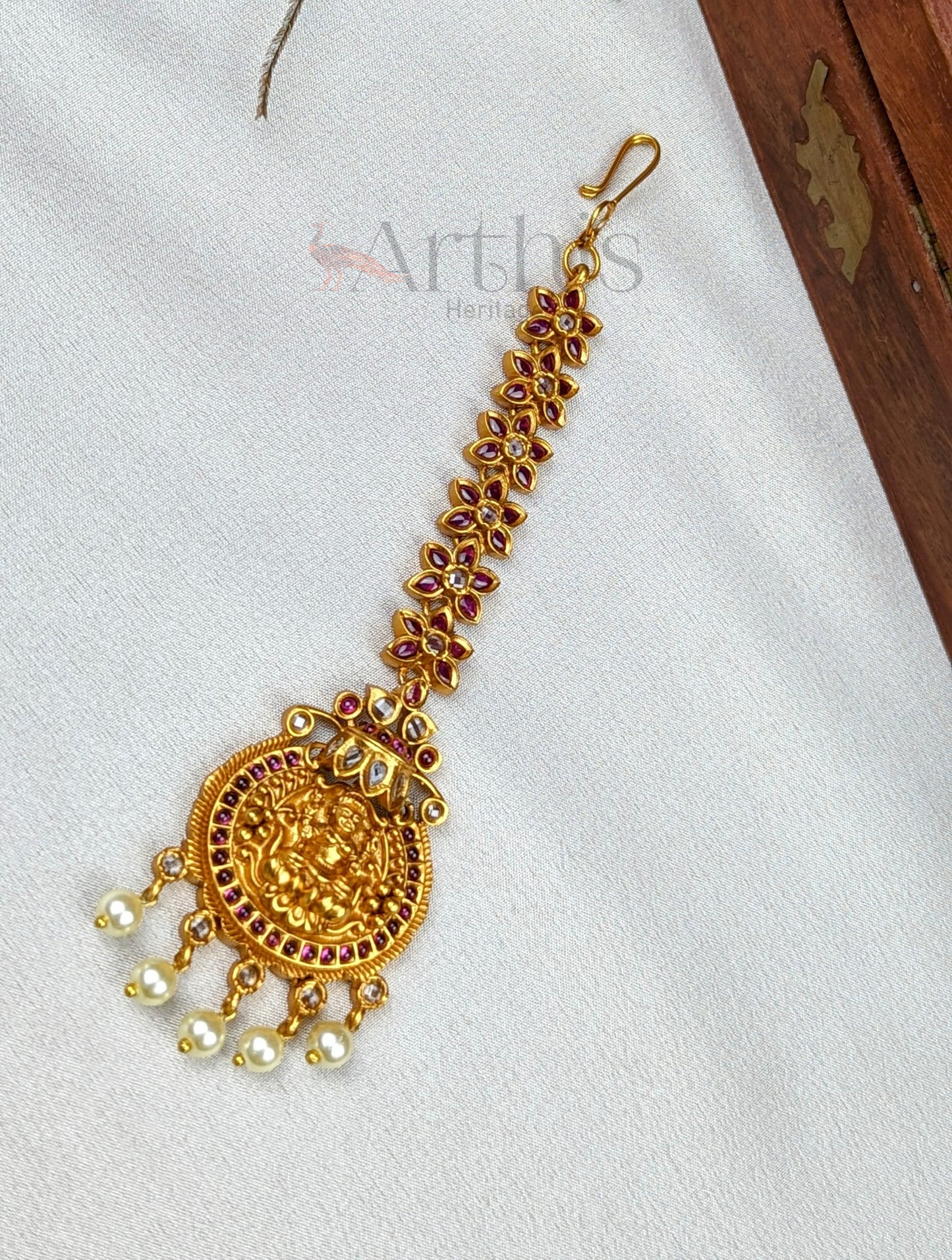 Goddess Lakshmi Motif Antique Gold Finish Maang Tikka