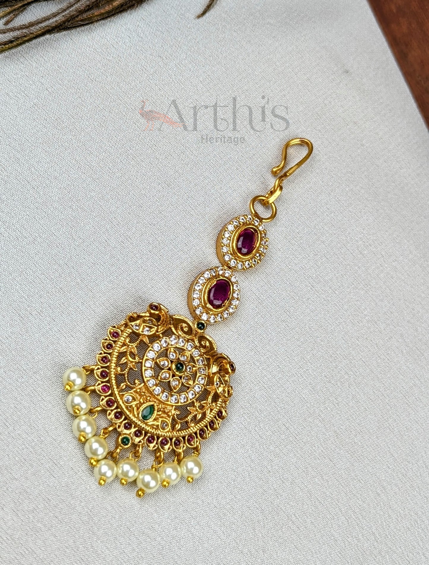 Antique Gold Finish Maang Tikka