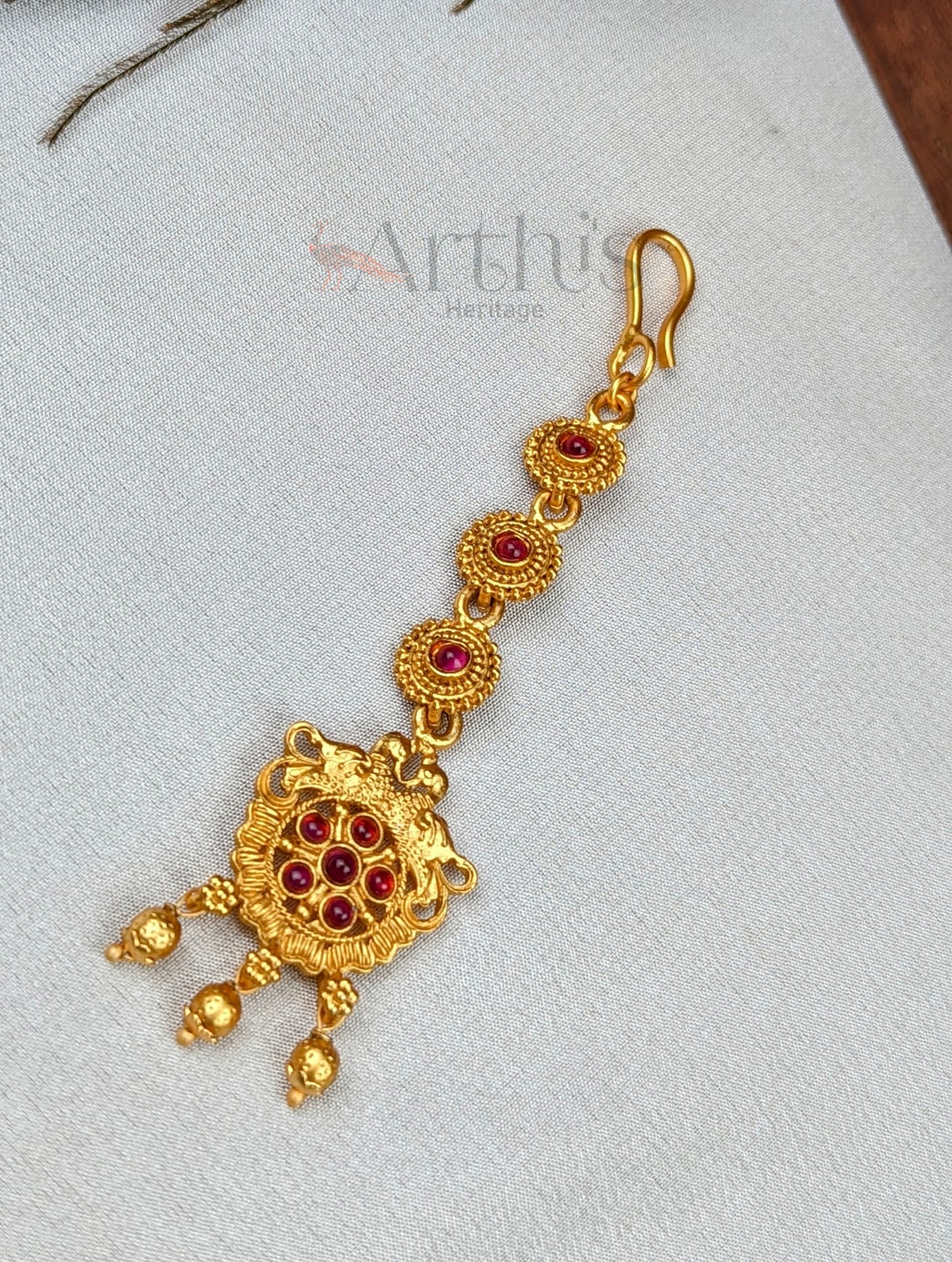 Antique Gold Finish Maang Tikka