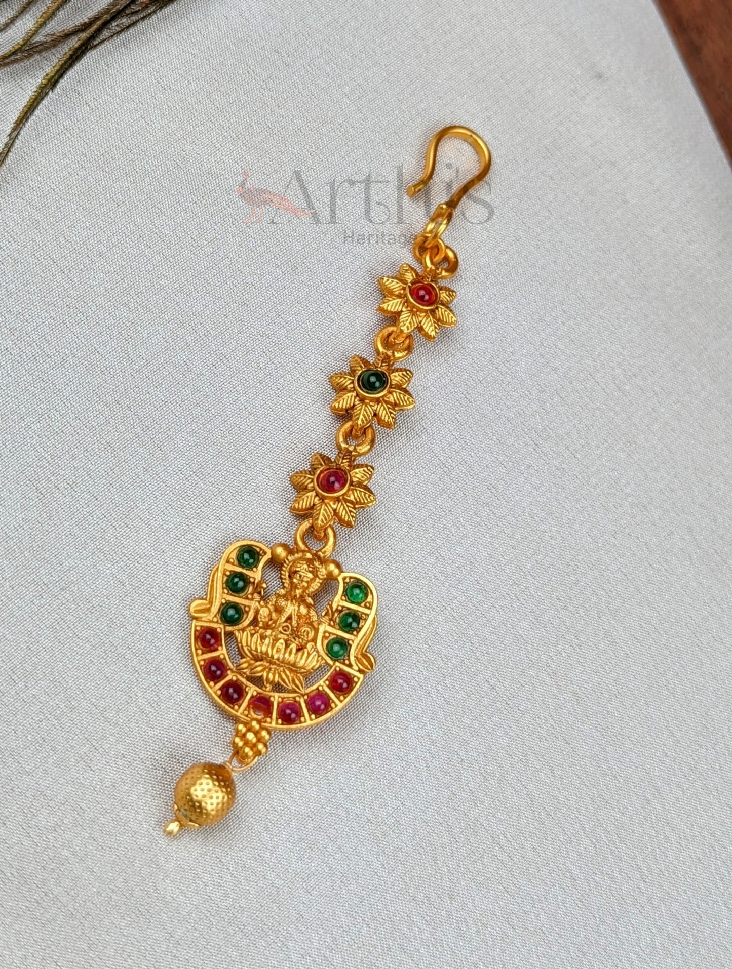 Goddess Lakshmi Motif Antique Gold Finish Maang Tikka