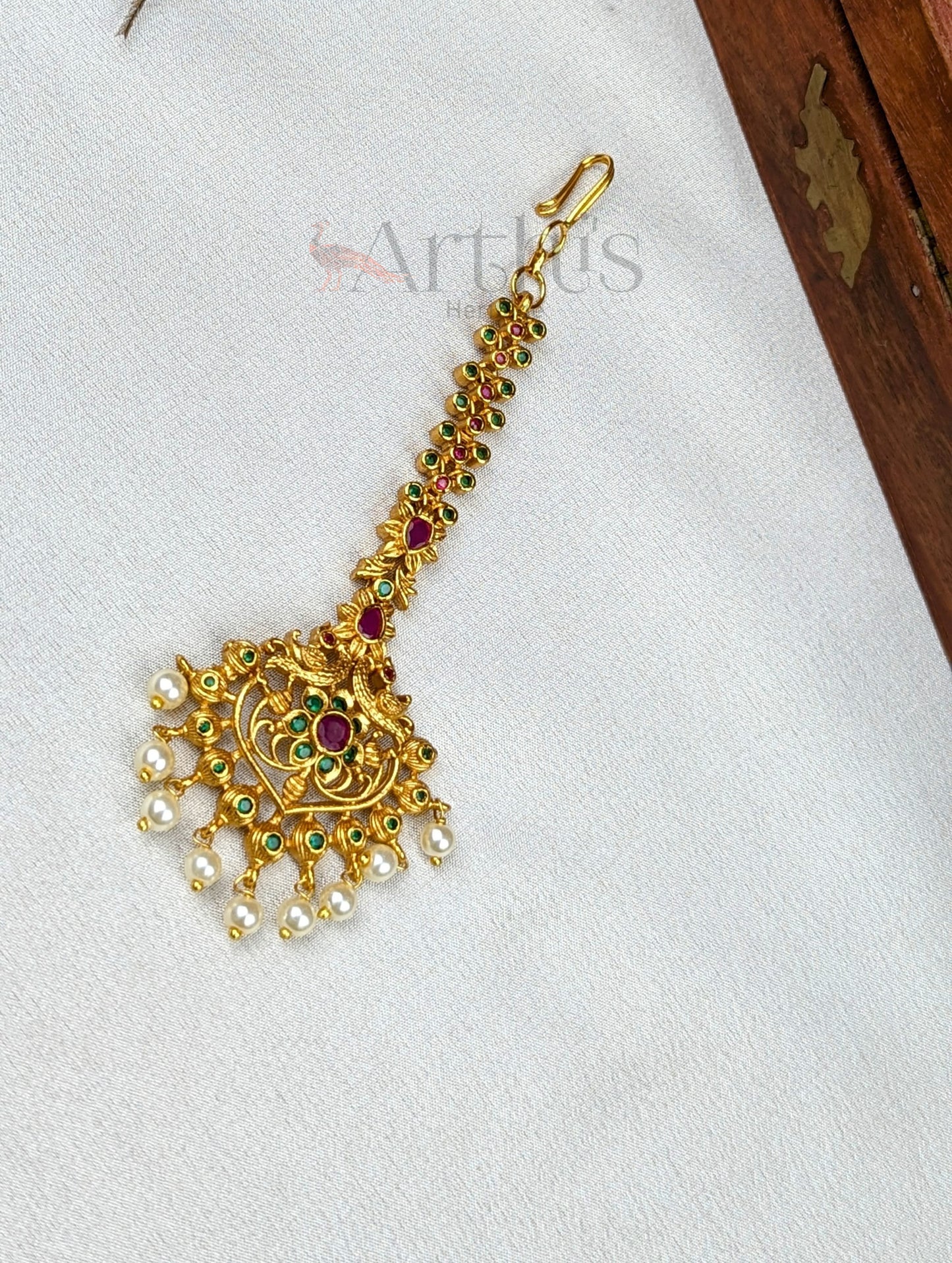 Antique Gold Finish Maang Tikka