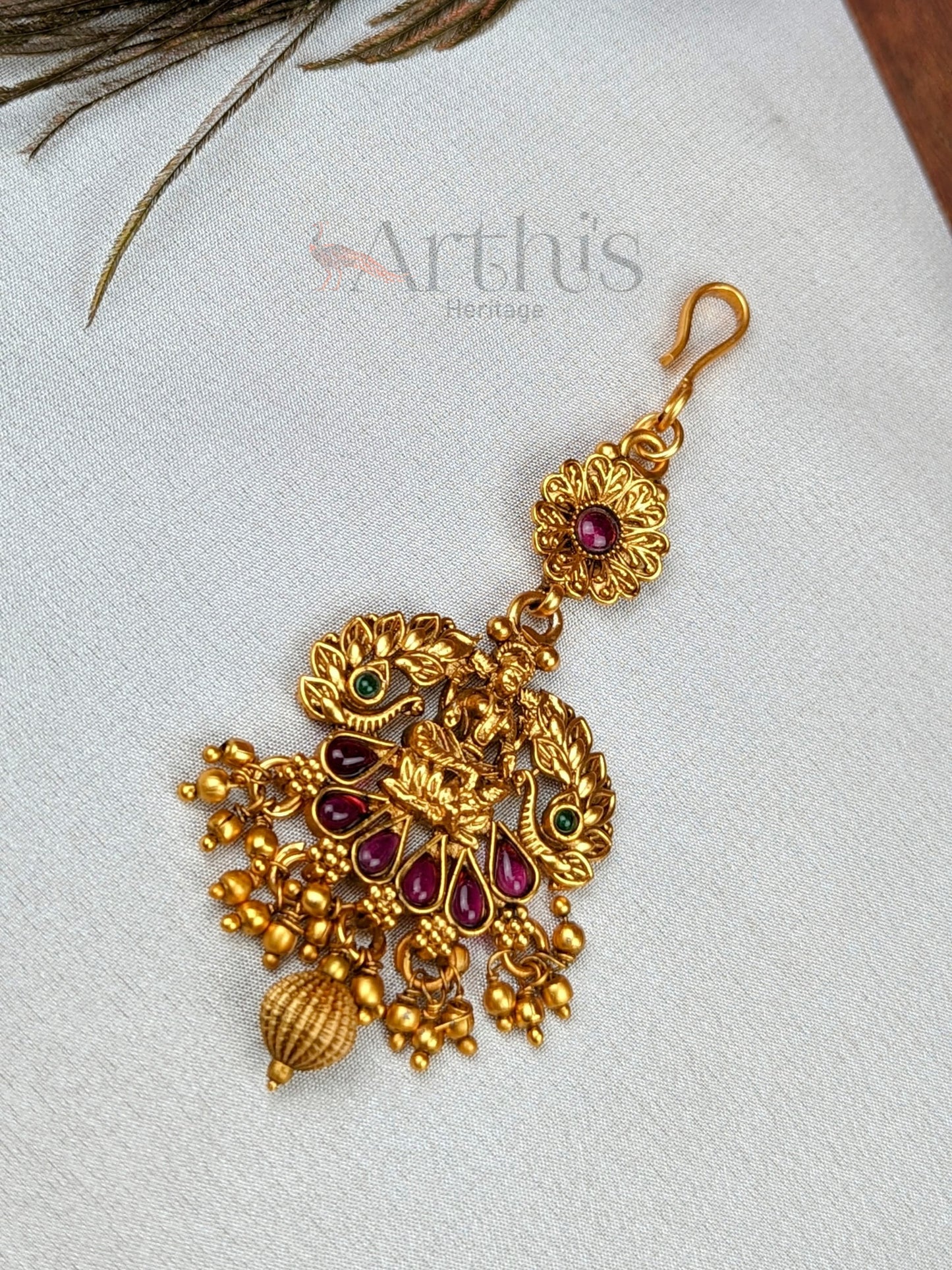 Goddess Lakshmi Motif Antique Gold Finish Maang Tikka