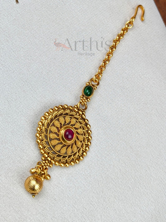 Antique Gold Finish Maang Tikka