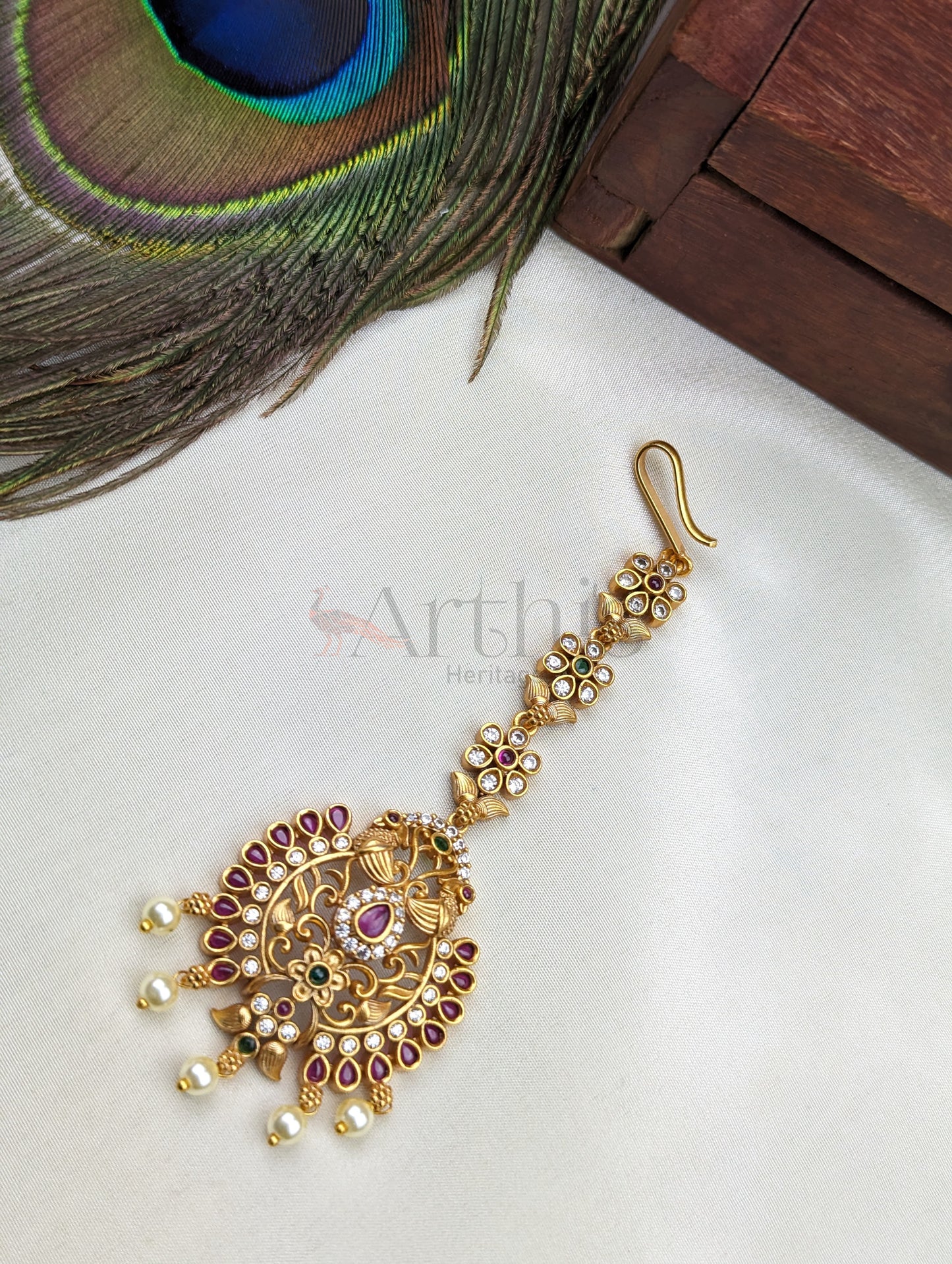 Antique Gold Finish Maang Tikka