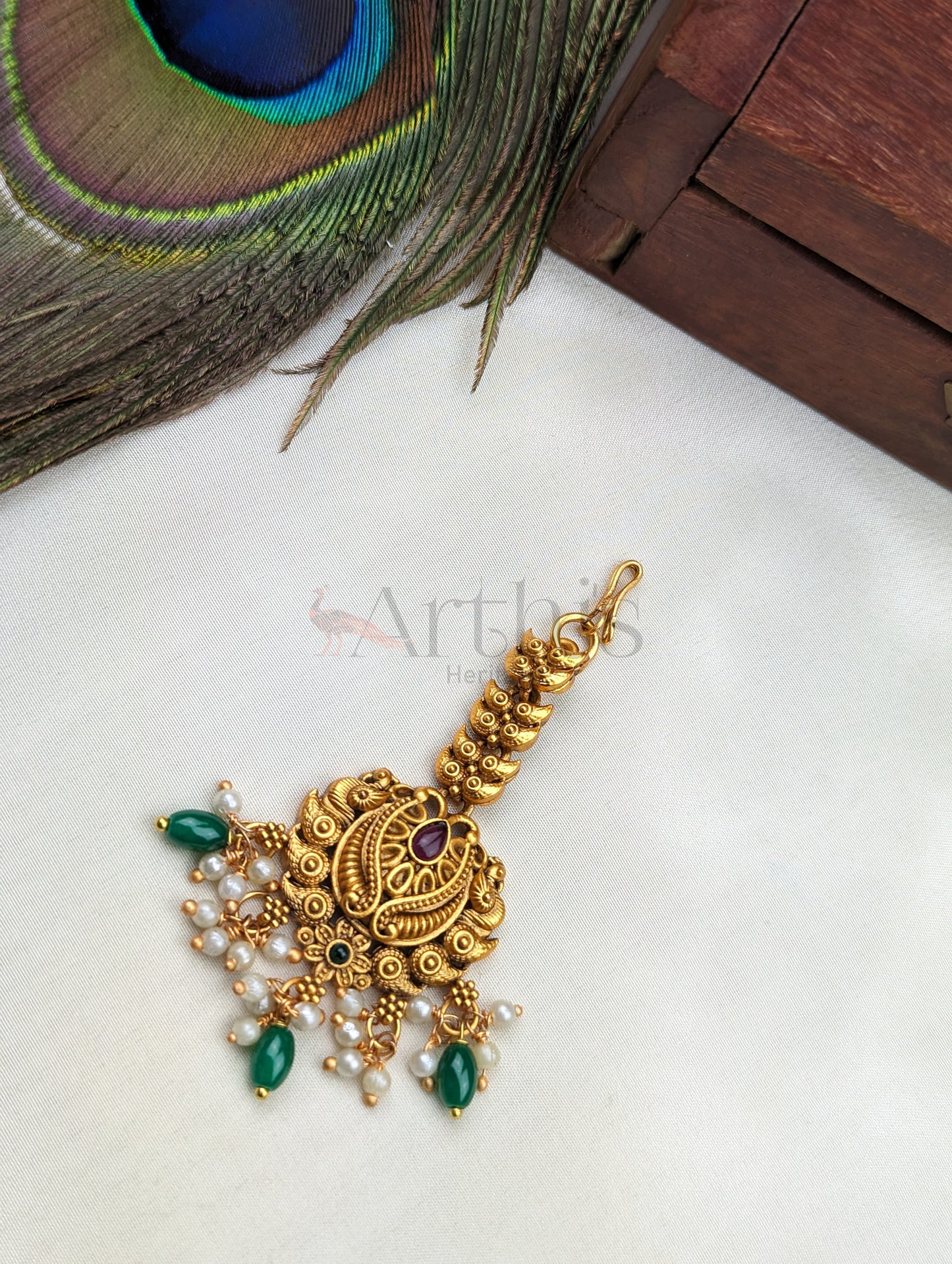 Antique Gold Finish Maang Tikka