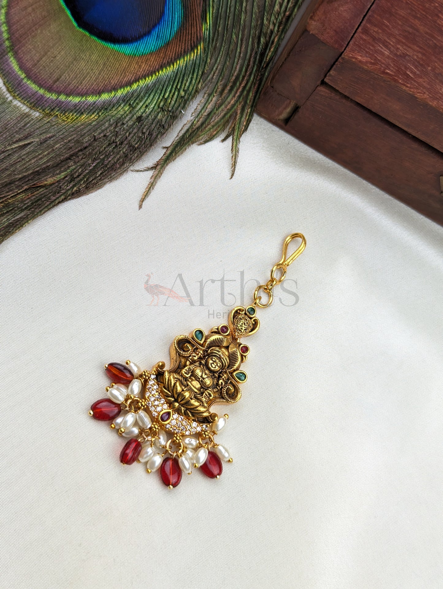 Goddess Lakshmi Motif Antique Gold Finish Maang Tikka