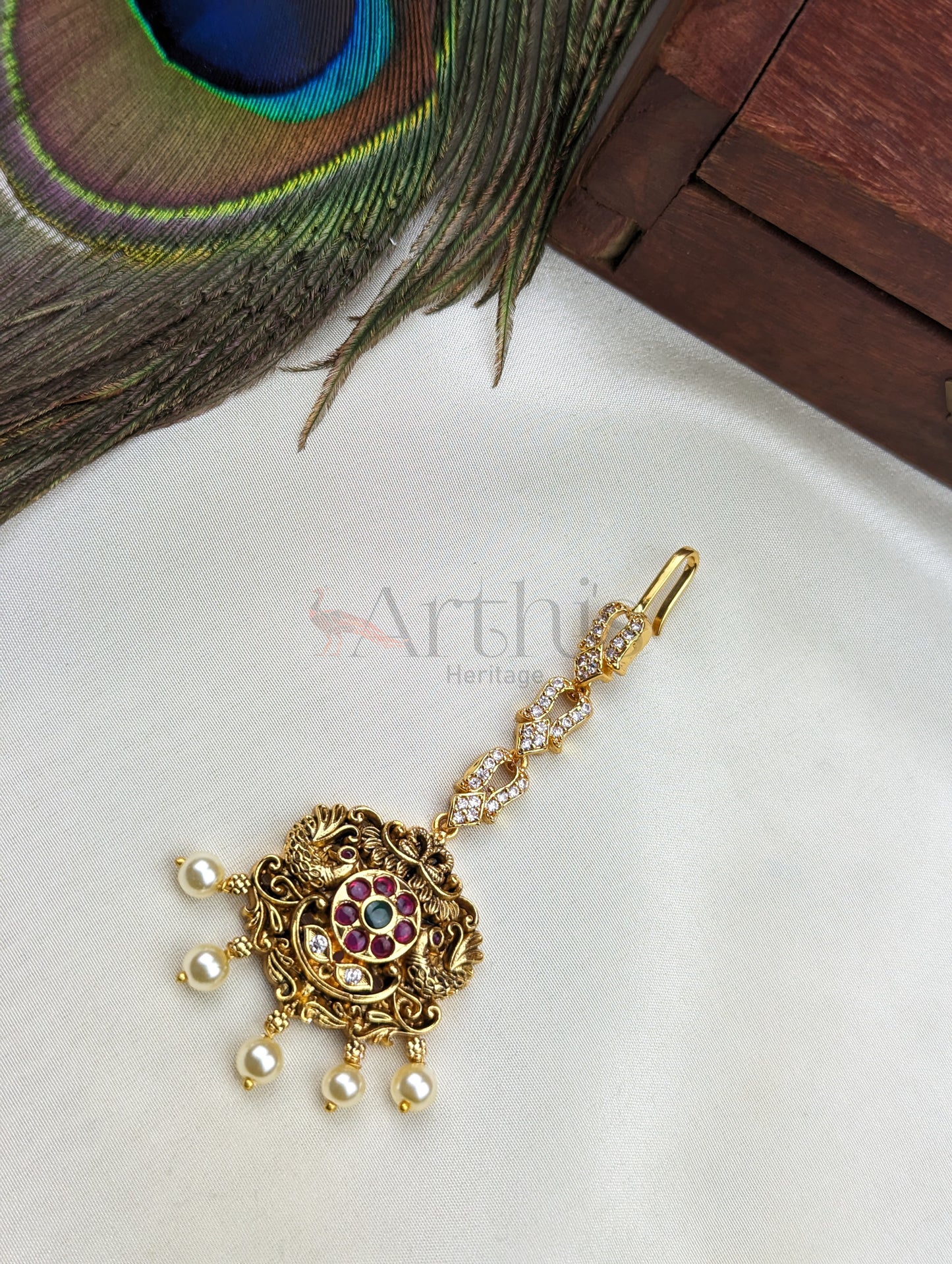 Antique Gold Finish Maang Tikka