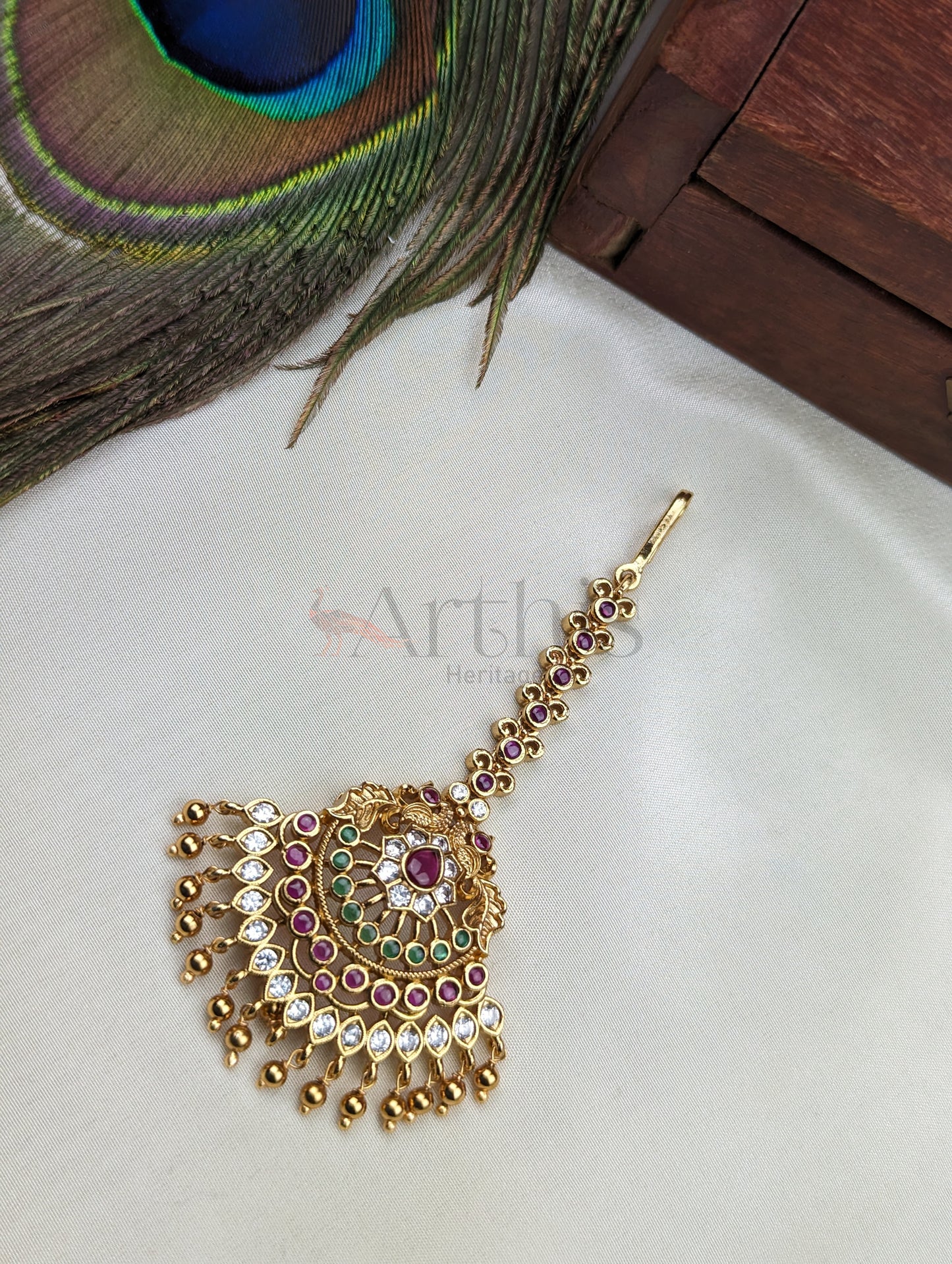 Antique Gold Finish Maang Tikka