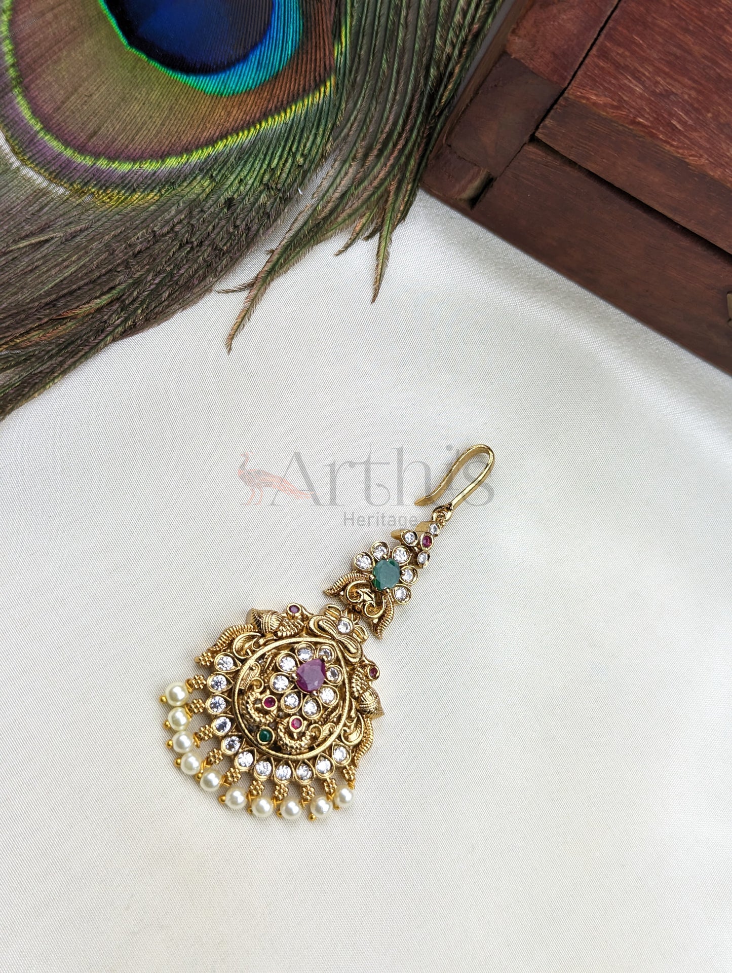 Antique Gold Finish Maang Tikka