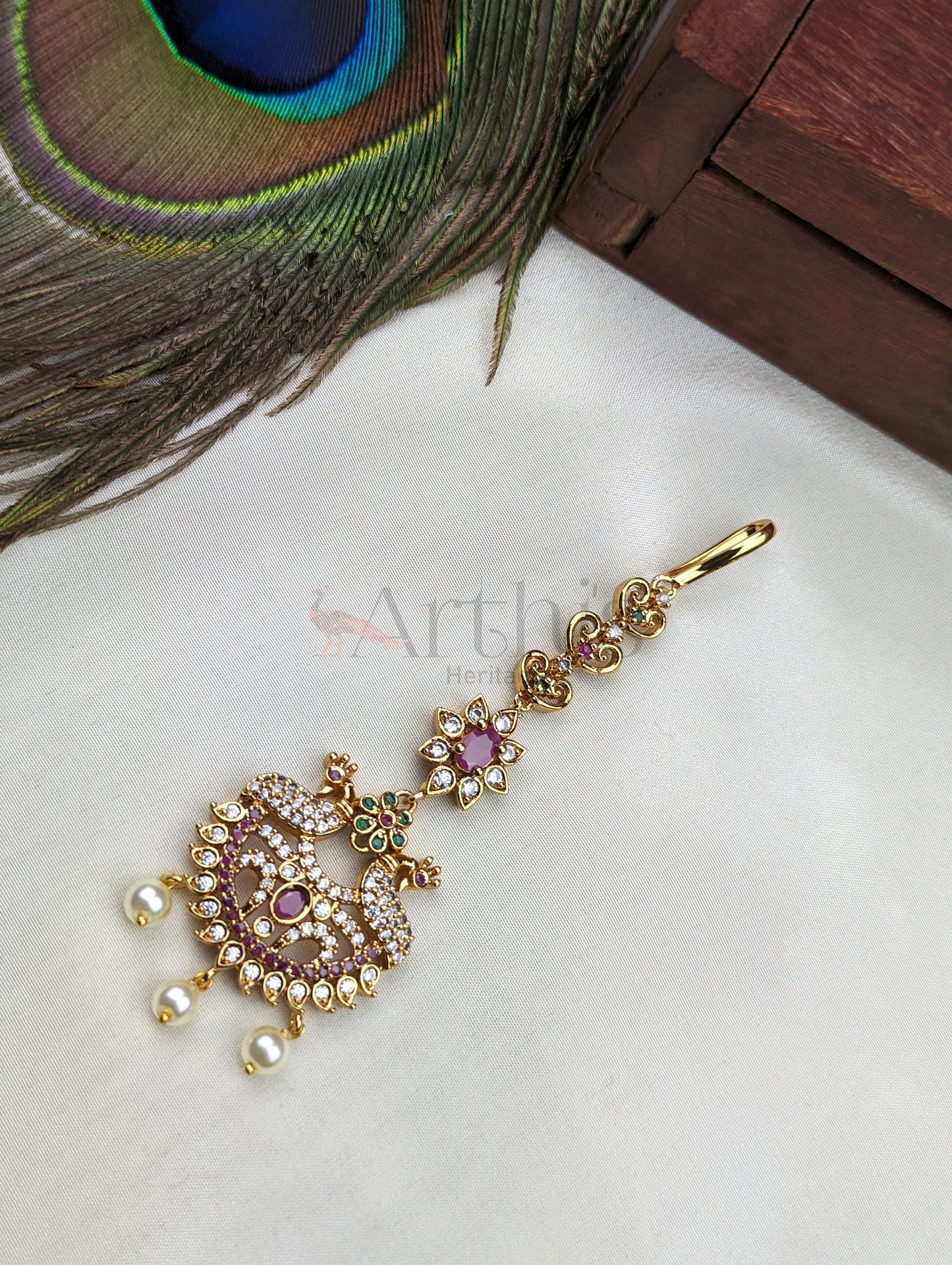 Antique Gold Finish Maang Tikka